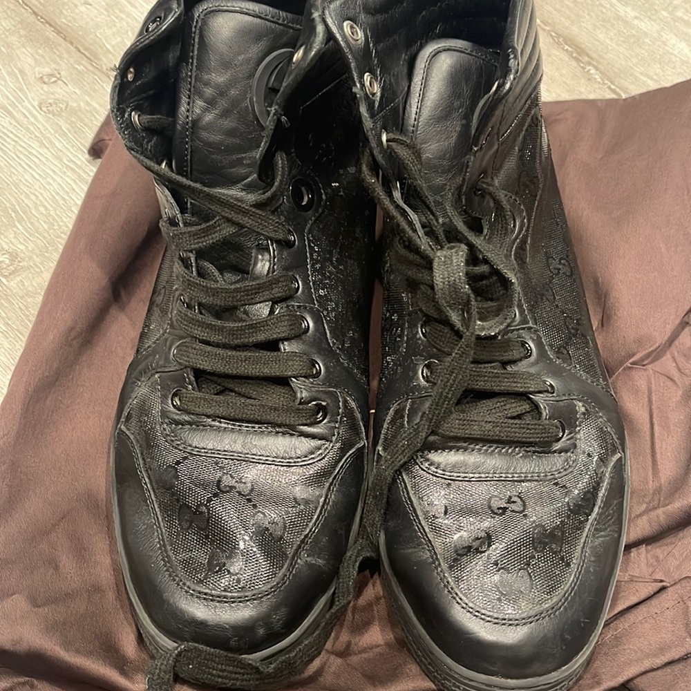 Black Gucci sneakers, size 10